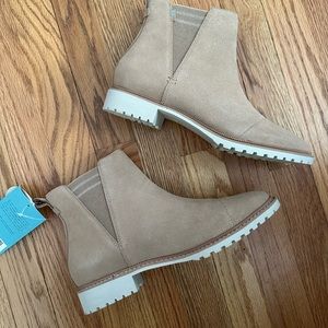 Womens Toms Cleo boots size 8.5